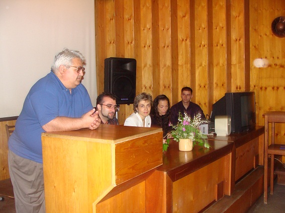 Откриване на Националната конференция за студенти и докторанти в Пловдив, 2009 г. На трибуната: деканът на Филологическия факултет доц. д-р Живко Иванов.